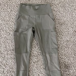 Alo leggings with pockets